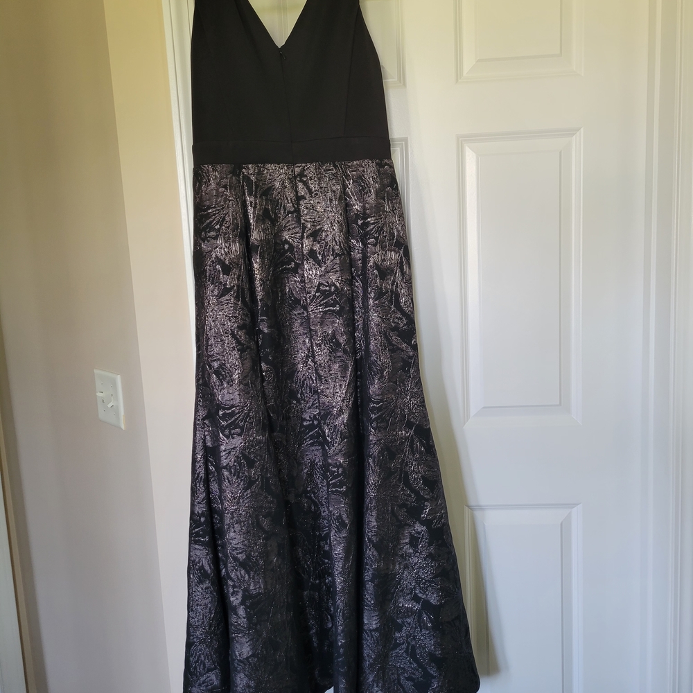 Elegant Black and Silver WeddDress